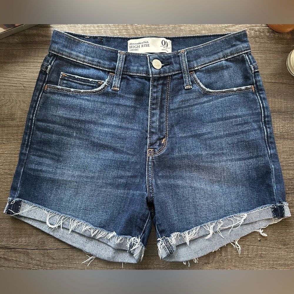 Abercrombie & Fitch High Rise Distressed Cuff Shorts Size‎ 00/24